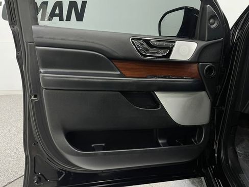 Used 2020 Lincoln Navigator Reserve w/ Luxury Package image 15