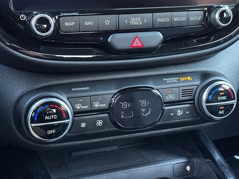 Certified 2024 Kia Soul S image 18