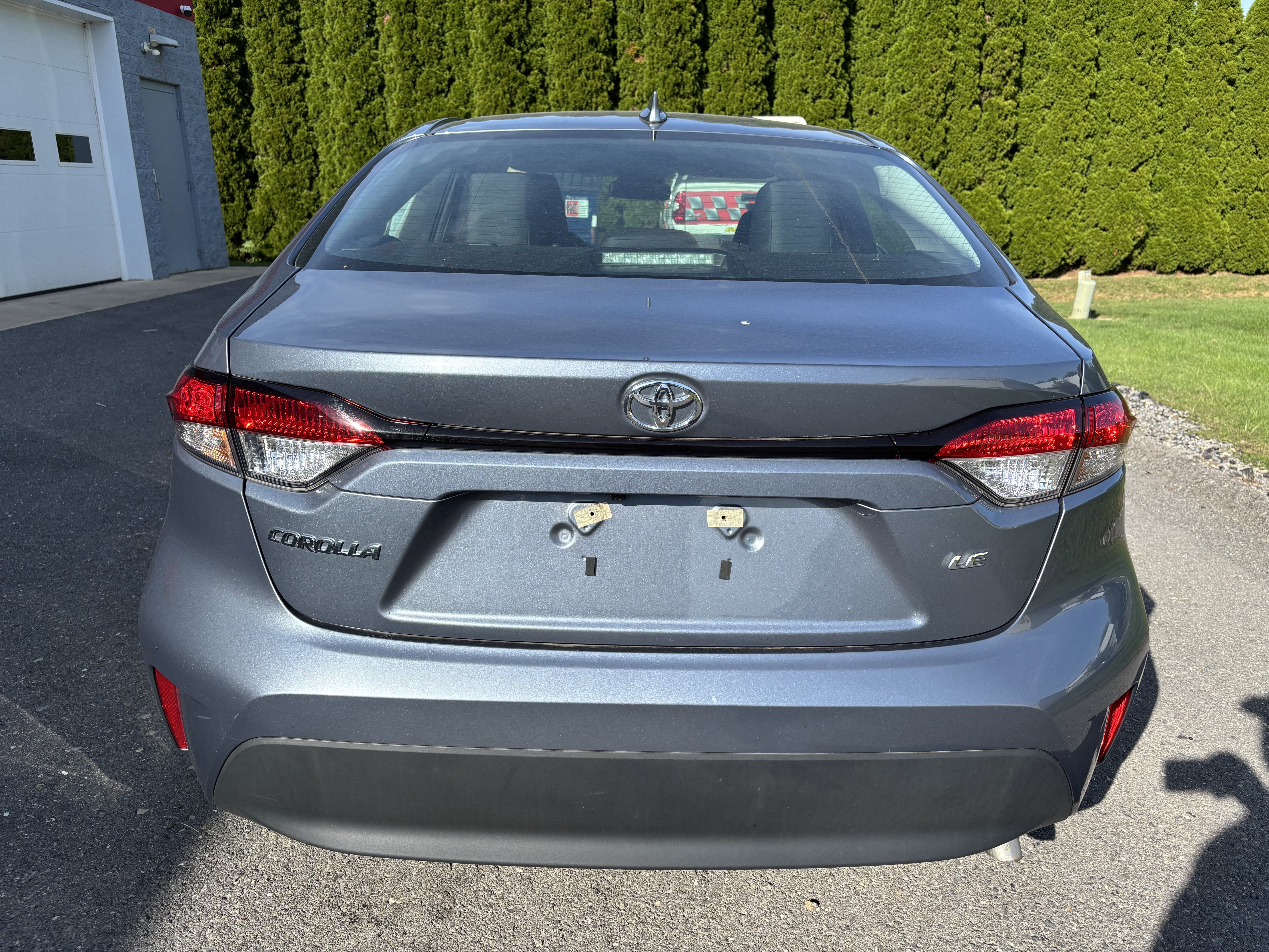 Used 2025 Toyota Corolla LE FWD image 4