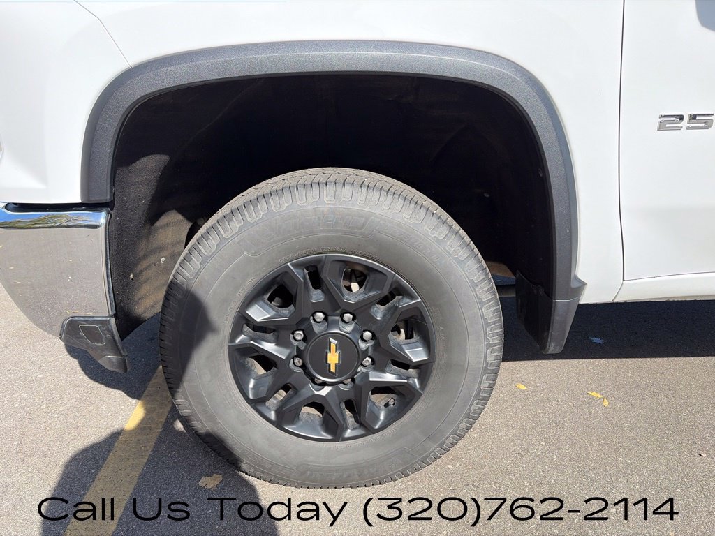 Used 2024 Chevrolet Silverado 2500 LT AWD/4WD image 15