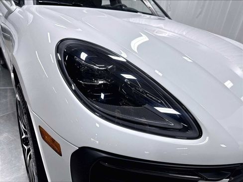 Used 2026 Porsche Macan AWD/4WD image 14