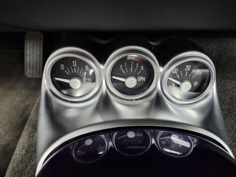 Used 2004 Chevrolet SSR w/ Preferred Equipment Group image 15