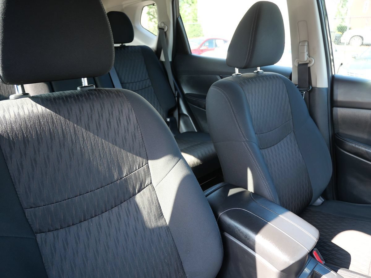 Used 2018 Nissan Rogue S AWD/4WD image 15