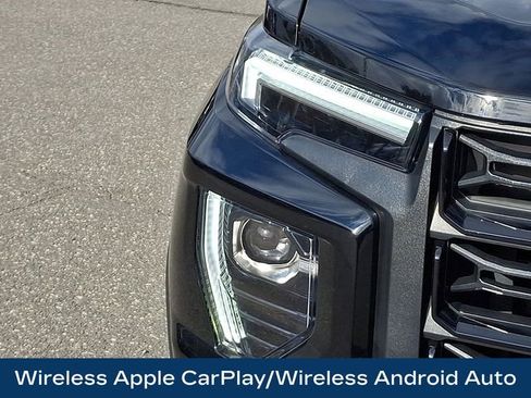 Used 2025 GMC Canyon Elevation image 13