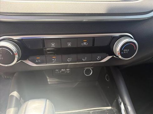 Used 2025 Nissan Altima 2.5 SR FWD image 13