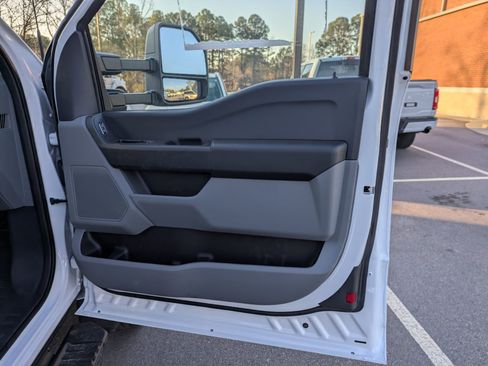 New 2026 Ford F550 4x4 Supercab Super Duty image 37