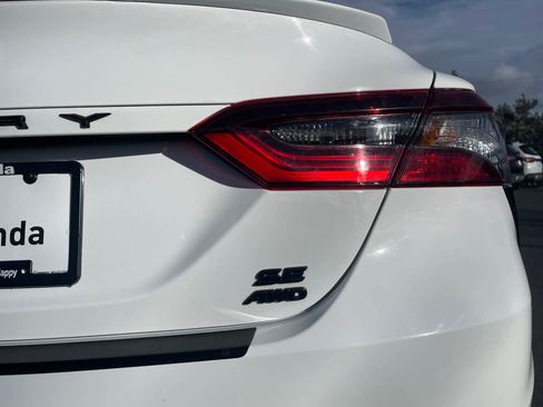 Used 2023 Toyota Camry SE image 12