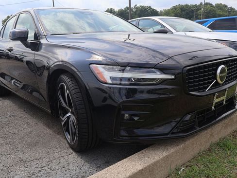 Used 2024 Volvo S60 B5 Core AWD/4WD image 3