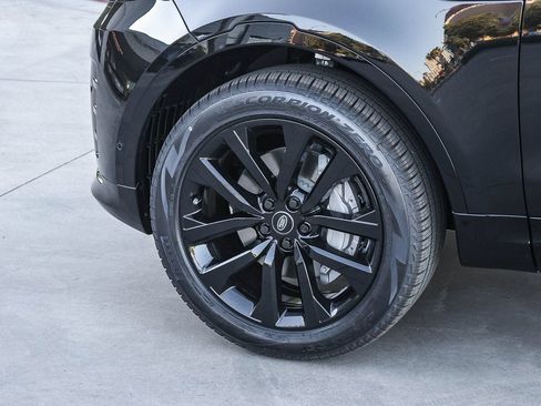 New 2026 Land Rover Discovery Dynamic SE AWD/4WD image 8