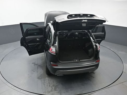 Used 2019 Jeep Cherokee Limited image 45