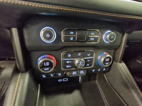 Used 2023 GMC Yukon AT4 w/ AT4 Premium Package AWD/4WD image 16