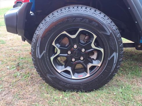 Certified 2021 Jeep Wrangler Sport S image 6