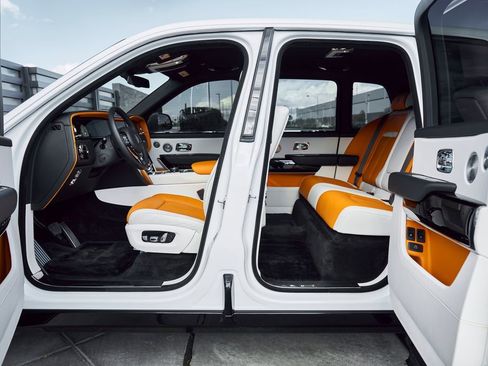 Used 2026 Rolls-Royce Cullinan AWD/4WD image 35