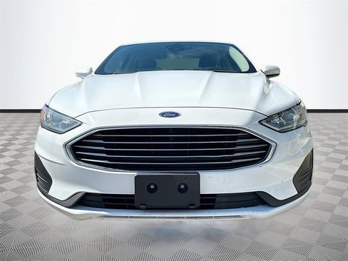 Used 2020 Ford Fusion SE image 2