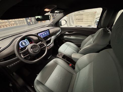 New 2025 FIAT 500 e image 10