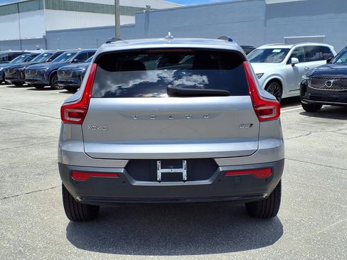 Used 2023 Volvo XC40 B5 Plus w/ Driver Assist Package AWD/4WD image 6