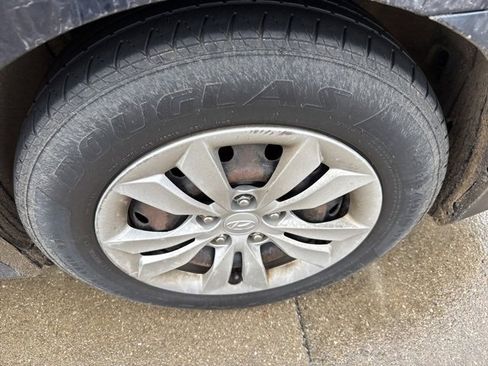 Used 2011 Hyundai Sonata GLS image 3