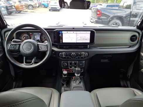 Used 2024 Jeep Gladiator Mojave AWD/4WD image 21
