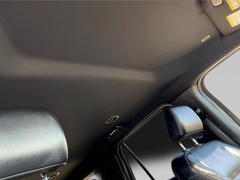 Used 2021 Ford Expedition Max XLT image 30