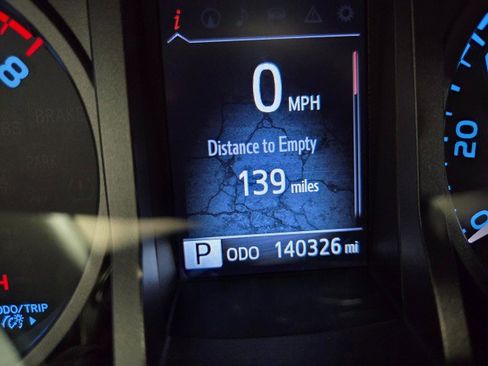 Used 2016 Toyota Tacoma TRD Sport image 48