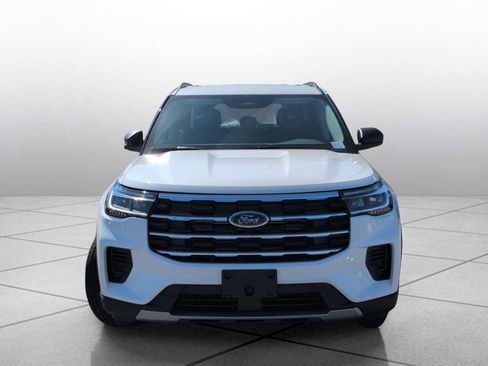 New 2026 Ford Explorer Active RWD image 3