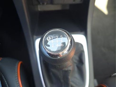 Used 2018 Toyota Corolla SE image 18