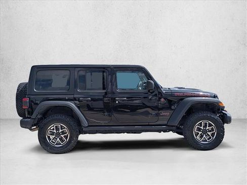 Used 2024 Jeep Wrangler Unlimited Rubicon AWD/4WD image 4