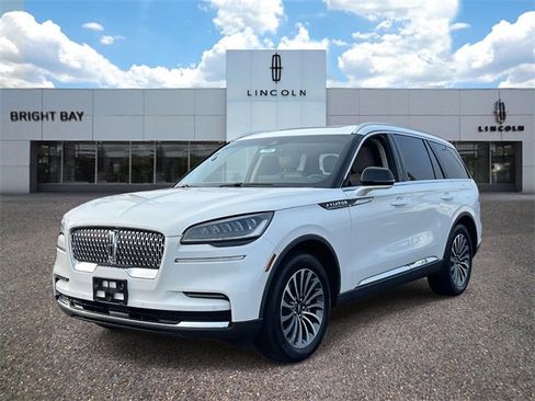Used 2022 Lincoln Aviator Reserve w/ Elements Package Plus image 2