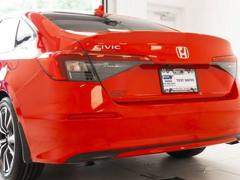 Used 2024 Honda Civic EX image 9