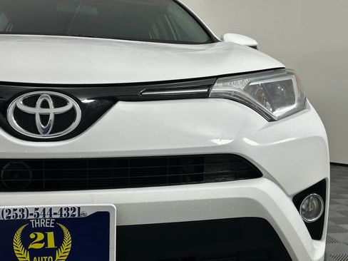 Used 2016 Toyota RAV4 XLE AWD/4WD image 5