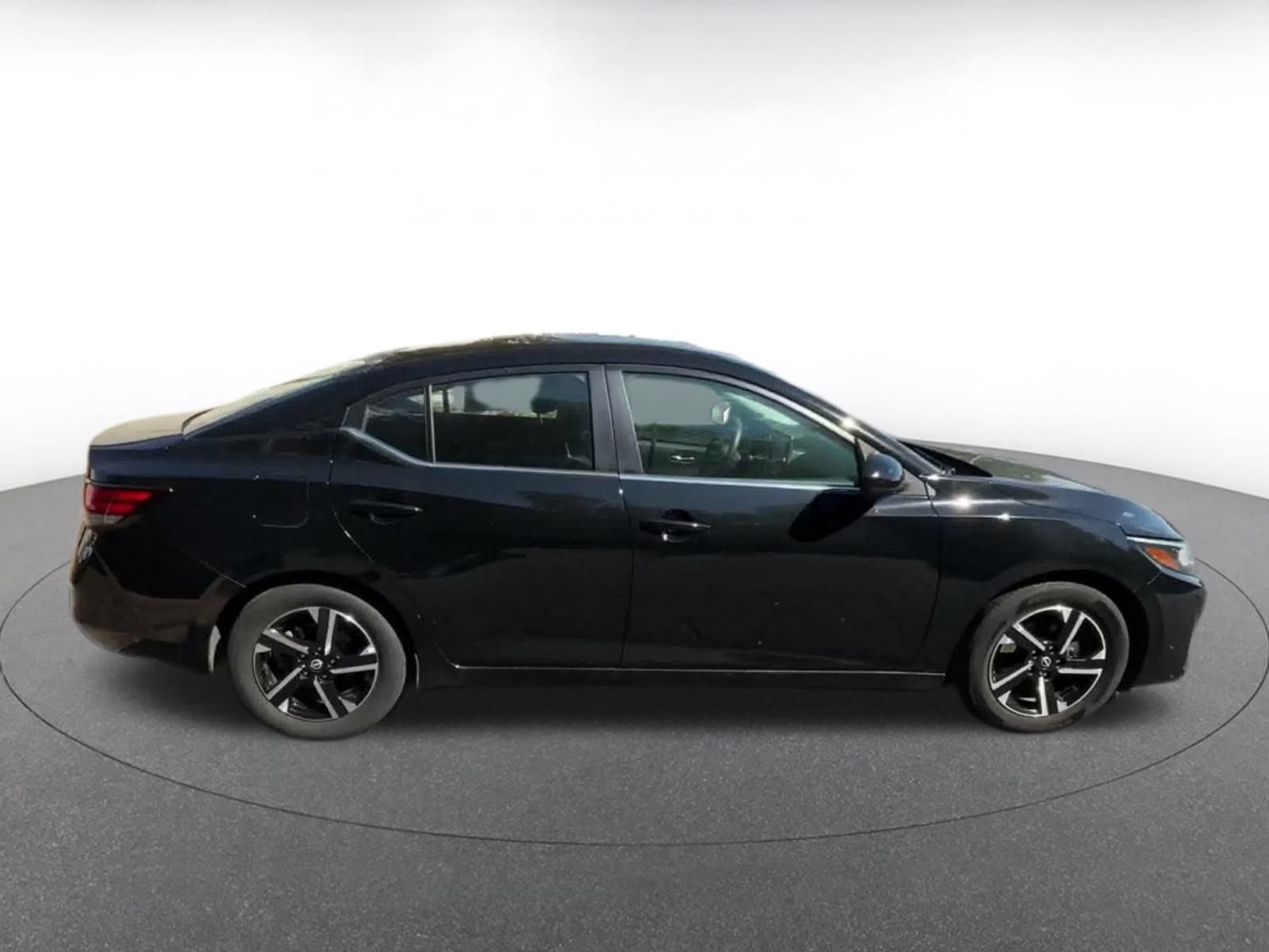 Used 2025 Nissan Sentra SV FWD image 15