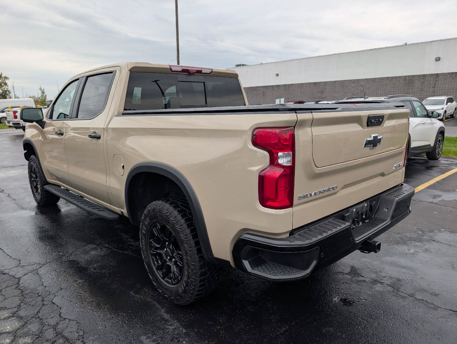 Used 2022 Chevrolet Silverado 1500 ZR2 w/ Technology Package AWD/4WD image 5