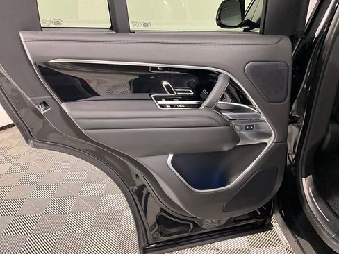 Certified 2025 Land Rover Range Rover SE image 26