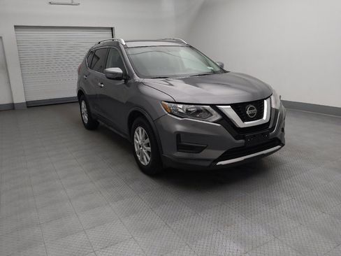 Used 2018 Nissan Rogue SV FWD image 13