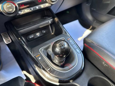 Used 2022 Kia Forte GT FWD image 2