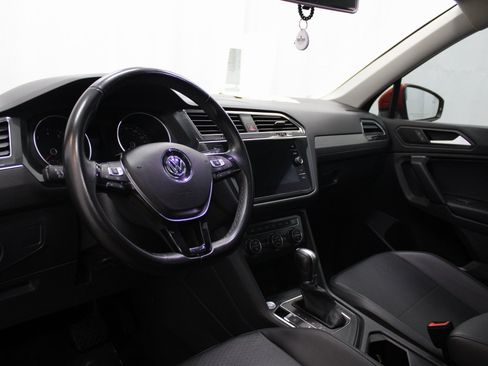 Used 2019 Volkswagen Tiguan SE image 16