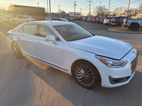 Used 2018 Genesis G90 3.3T Premium image 10