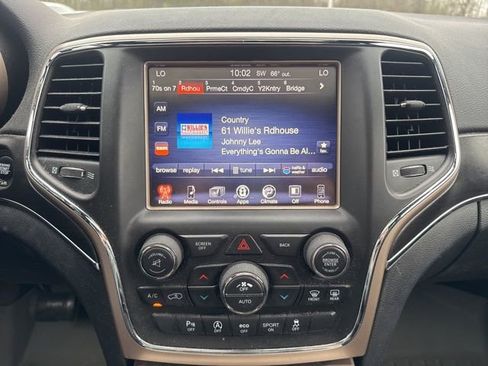 Used 2017 Jeep Grand Cherokee Limited w/ Trailer Tow Group IV image 16