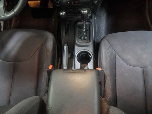Used 2014 Jeep Wrangler Unlimited Sport w/ Quick Order Package 24S AWD/4WD image 27