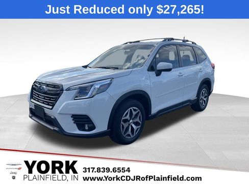 Used 2024 Subaru Forester Premium image 1