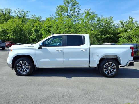 Used 2023 Chevrolet Silverado 1500 LT AWD/4WD image 2