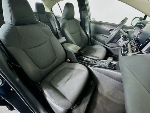 Used 2021 Toyota Corolla LE image 29