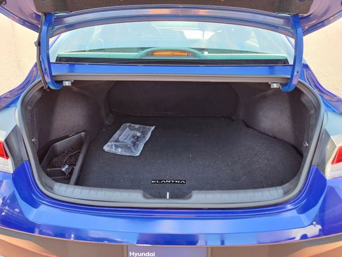 Certified 2024 Hyundai Elantra SEL FWD image 8
