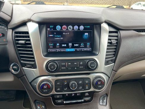 Used 2018 Chevrolet Suburban LT w/ LT Signature Package image 38