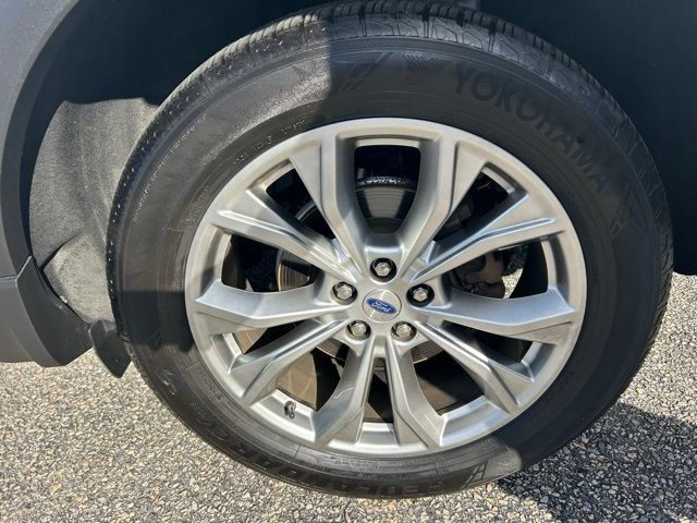 Used 2021 Ford Explorer XLT w/ Equipment Group 202A AWD/4WD image 7