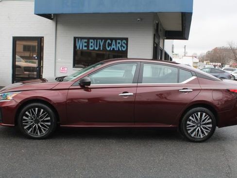 Used 2025 Nissan Altima 2.5 SV image 14