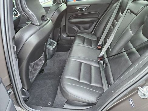 Used 2025 Volvo V60 B5 Cross Country Plus AWD/4WD image 17