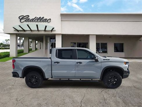 Used 2025 Chevrolet Silverado 1500 ZR2 w/ Technology Package image 3