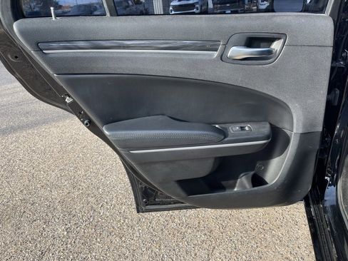 Used 2020 Chrysler 300 Touring w/ Sport Appearance Package image 15