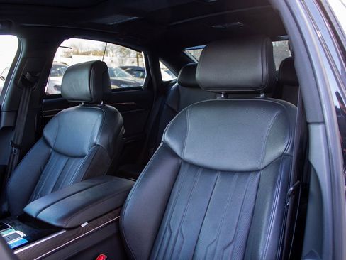 Used 2021 Audi A8 L 3.0T w/ Executive Plus Package image 12